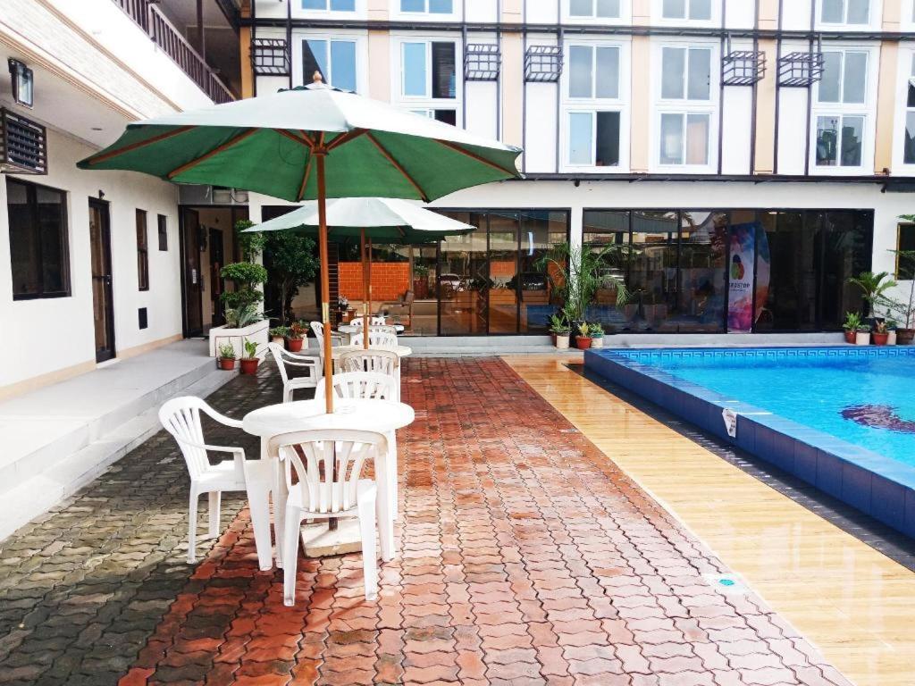 Aerostop Hotel & Restaurant Plaridel  Ngoại thất bức ảnh